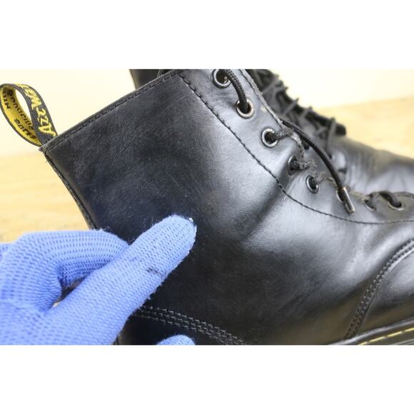 Dr Doc Martens Boots Mens 11 Black Leather Tobas Combat Shoes - Picture 13 of 14